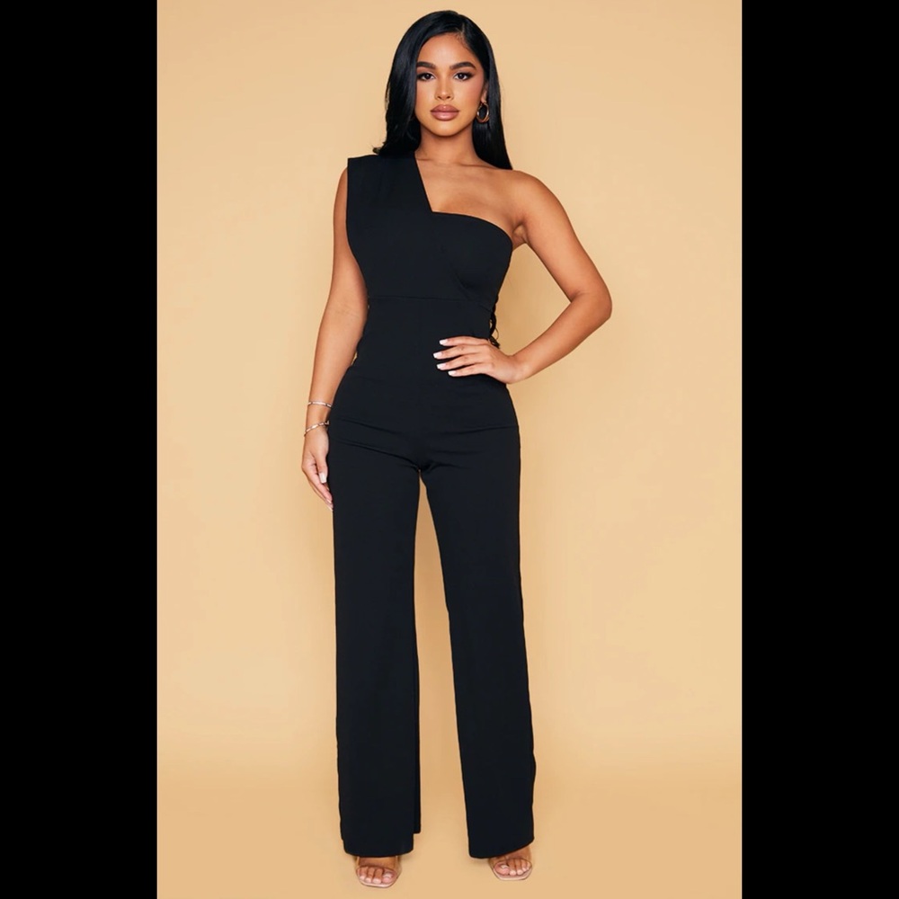 Elegant Black One-Shoulder Jumpsuit